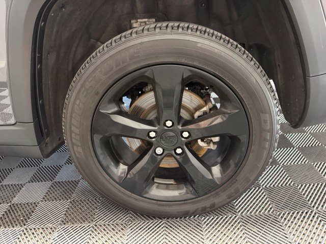 Used 2023 Jeep Grand Cherokee L Laredo AWD/4WD image 46