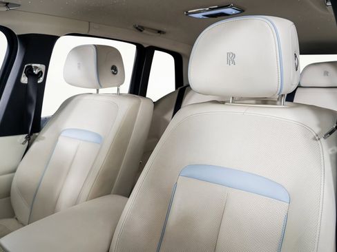 Used 2023 Rolls-Royce Cullinan Black Badge image 57