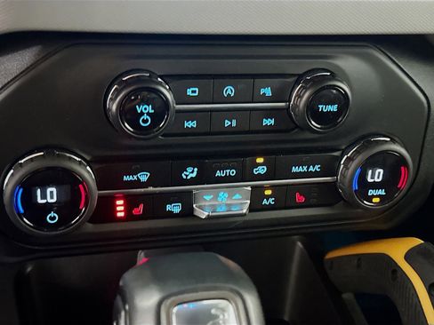 Used 2023 Ford Bronco Badlands image 23