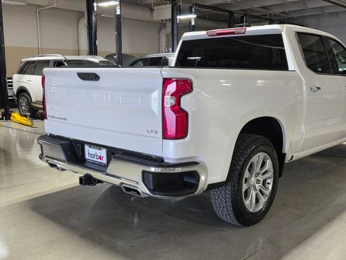 Used 2025 Chevrolet Silverado 1500 LTZ w/ Z71 Off-Road Package AWD/4WD image 11