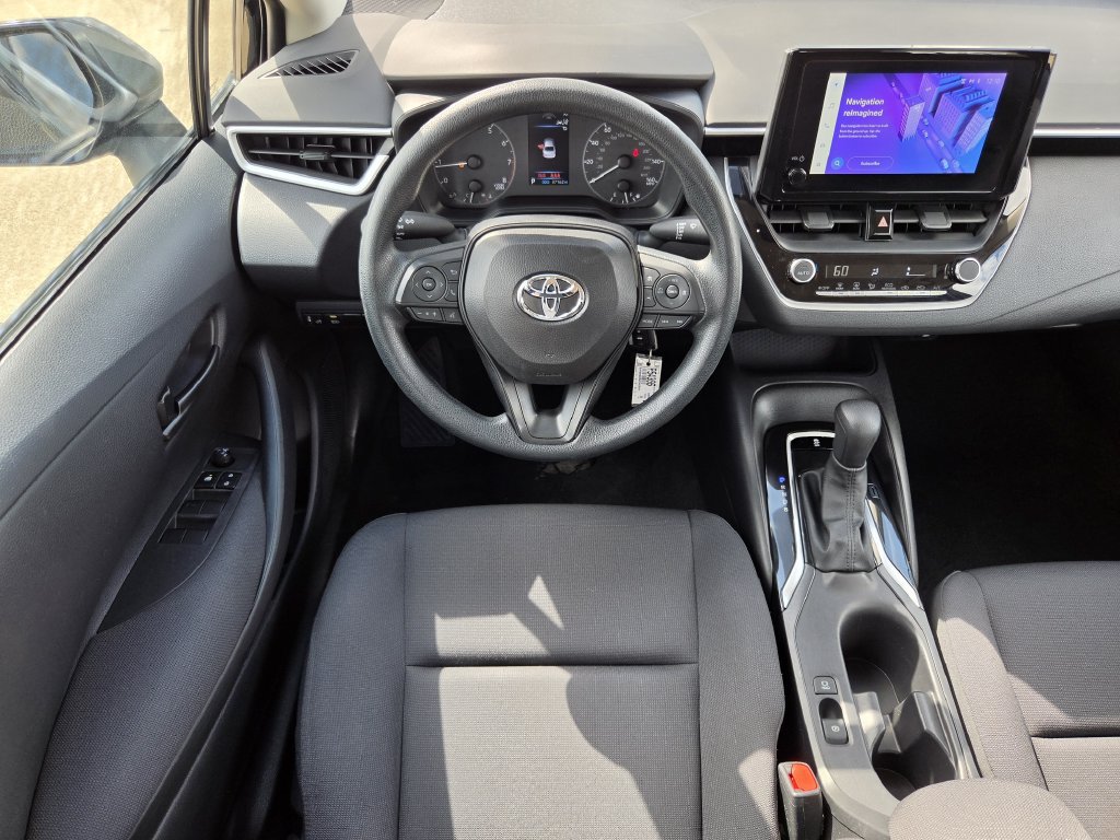 Used 2025 Toyota Corolla LE FWD image 14