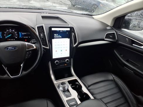 Used 2023 Ford Edge SEL image 7