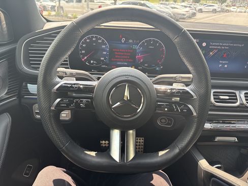 Used 2024 Mercedes-Benz GLS 450 4MATIC image 17