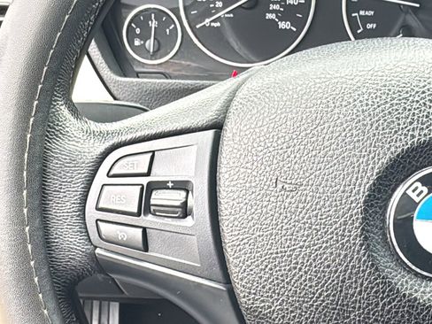 Used 2018 BMW 320i Sedan image 22