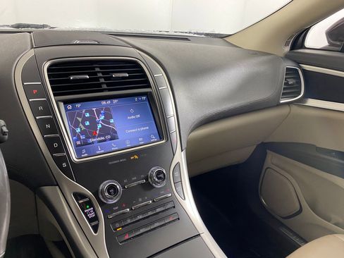 Used 2020 Lincoln Nautilus Premier w/ Equipment Group 101A image 23