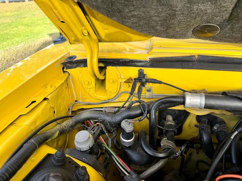 Used 1993 Ford Mustang LX image 80