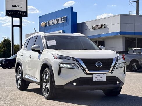 Used 2021 Nissan Rogue SL FWD image 2