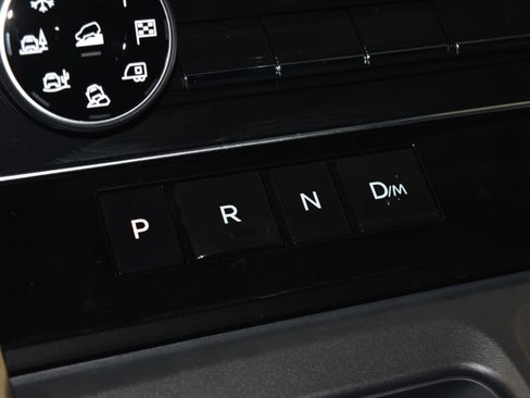 New 2026 Nissan Armada SL w/ Captain's Chari Seat Package image 12