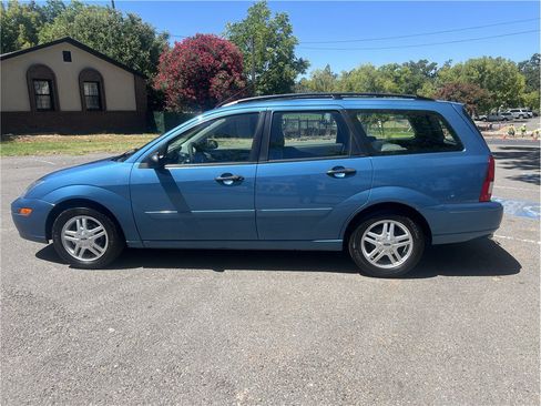 Used 2000 Ford Focus SE FWD image 4