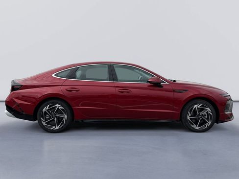 New 2026 Hyundai Sonata SEL FWD image 2