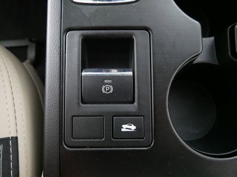 Used 2018 Subaru Legacy 2.5i Limited w/ Popular Package #2A AWD/4WD image 30