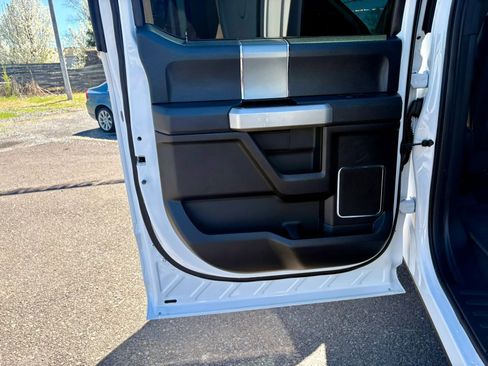 Used 2015 Ford F150 Lariat image 11