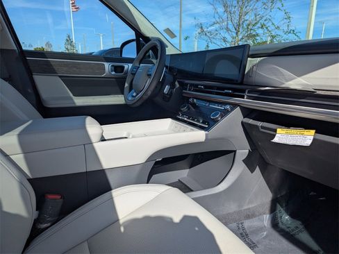 Used 2025 Hyundai Santa Fe Calligraphy image 9