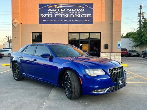 Used 2019 Chrysler 300 S AWD/4WD image 1