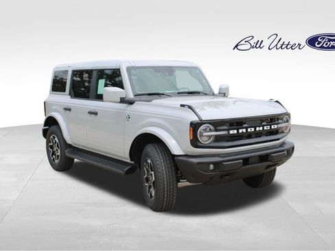 New 2026 Ford Bronco Outer Banks AWD/4WD image 2