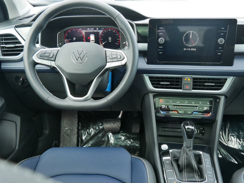 New 2026 Volkswagen Taos SEL image 9