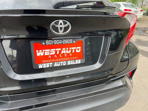 Used 2021 Toyota C-HR LE FWD image 25