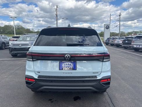 New 2026 Volkswagen Taos SE AWD/4WD image 7