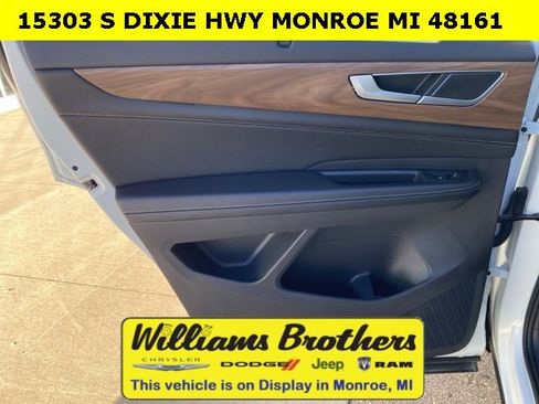 Used 2024 Volkswagen Atlas SE image 22