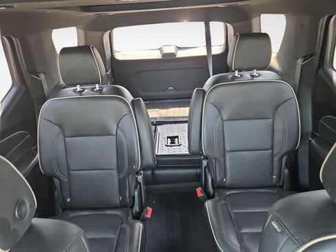 Used 2023 Chevrolet Traverse Premier w/ Redline Edition AWD/4WD image 32
