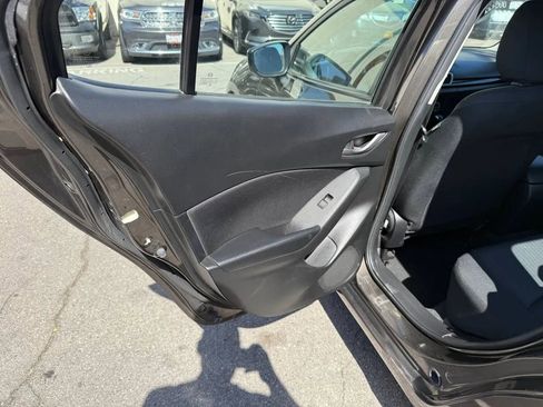 Used 2014 MAZDA MAZDA3 i Sport image 20