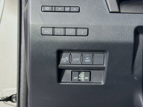 Used 2025 Lexus GX 550 w/ Accessory Package (2T) AWD/4WD image 11