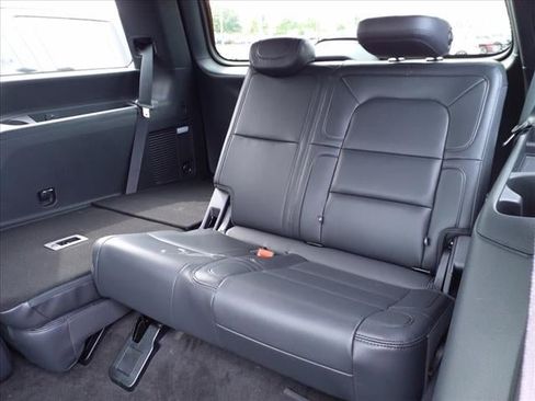 New 2022 Lincoln Navigator 4WD image 36