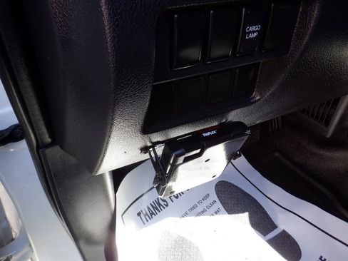 Used 2017 Nissan Titan S image 14