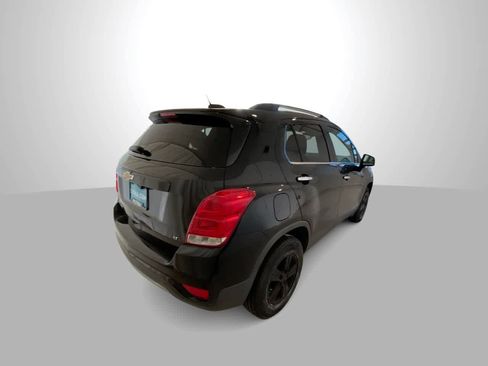 Used 2019 Chevrolet Trax LT w/ LT Convenience Package image 8