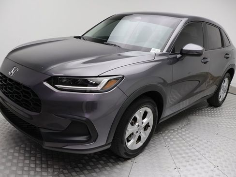 Used 2024 Honda HR-V LX image 2