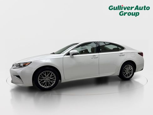 Used 2018 Lexus ES 350 w/ Premier Package FWD image 2