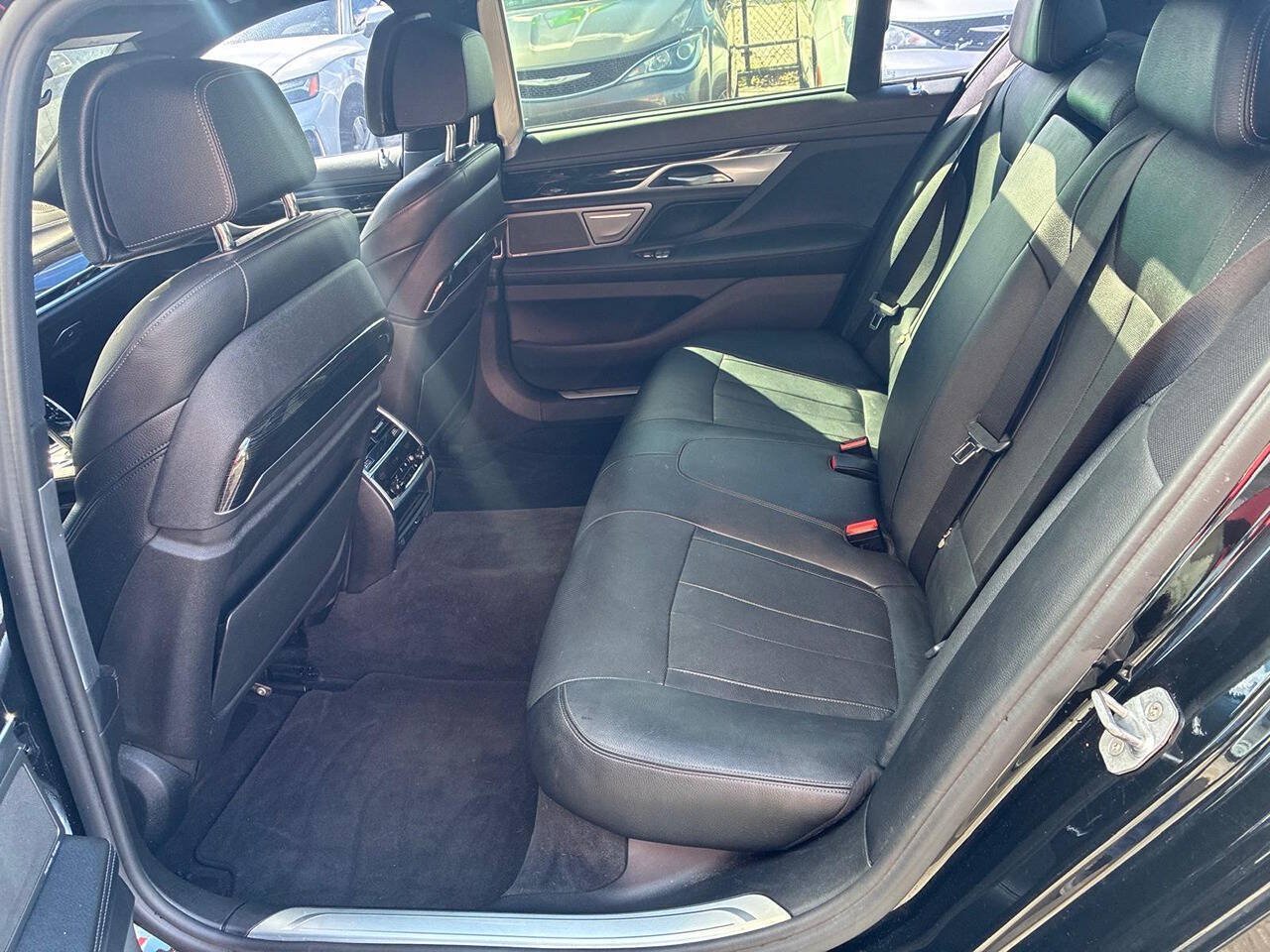 Used 2017 BMW 740i RWD image 5