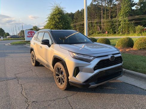 Used 2022 Toyota RAV4 XSE AWD/4WD image 5