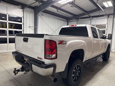Used 2014 GMC Sierra 2500 SLT w/ Suspension Package, Off-Road image 14