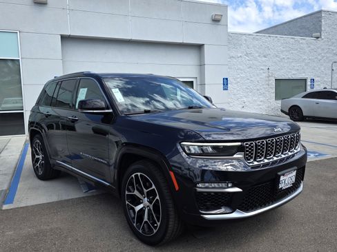 Certified 2022 Jeep Grand Cherokee Summit 4xe AWD/4WD image 6