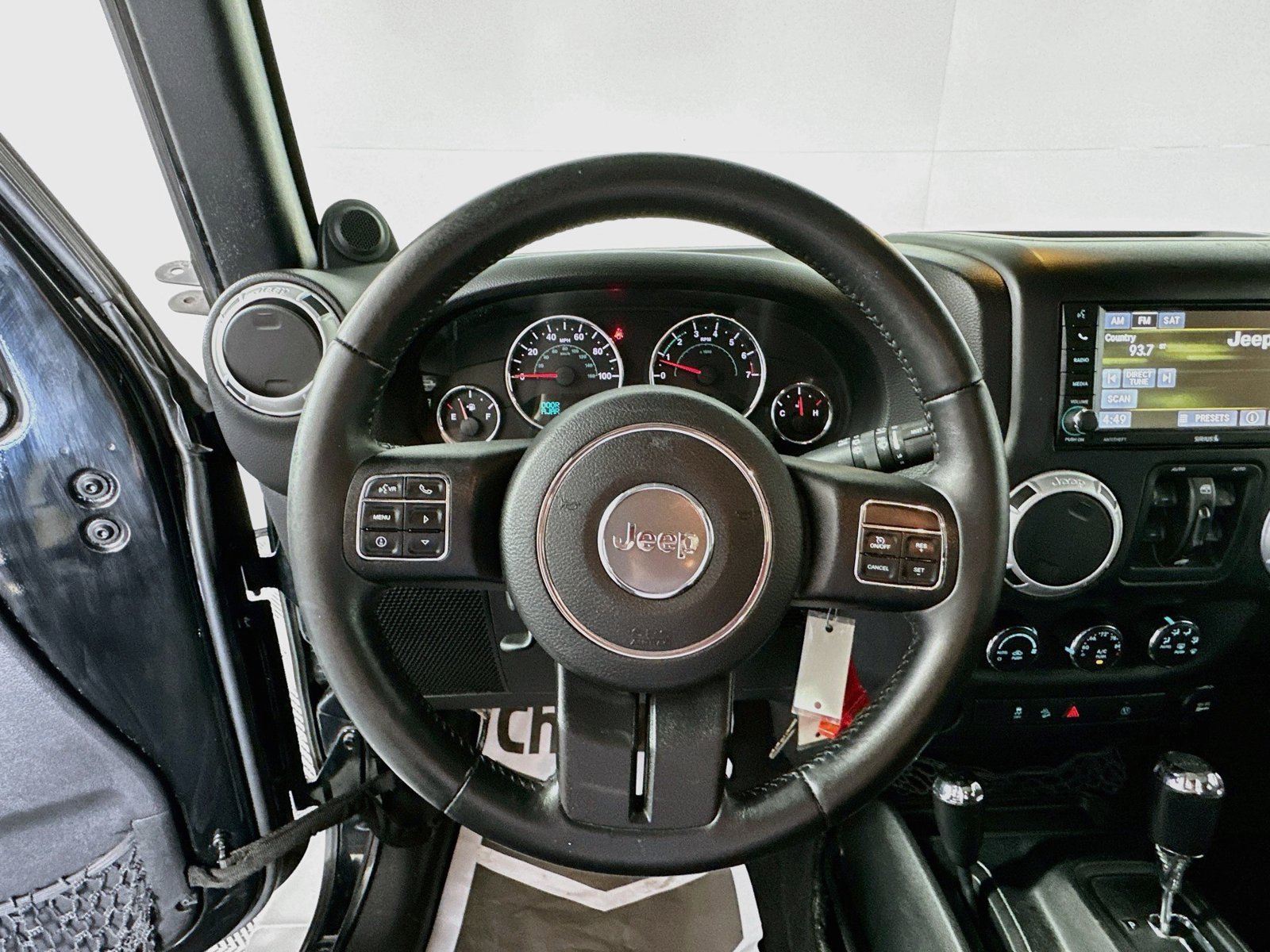 Used 2014 Jeep Wrangler Unlimited Sahara w/ Dual Top Group AWD/4WD image 10