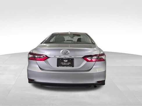 Used 2022 Toyota Camry LE image 7