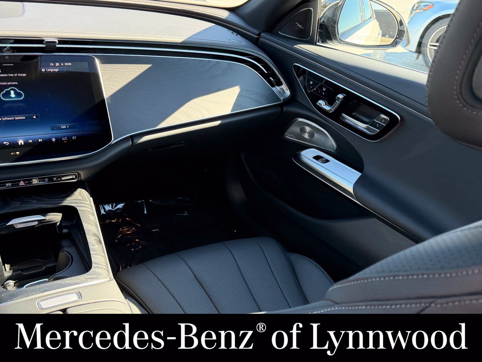 Used 2026 Mercedes-Benz E 350 4MATIC Sedan image 19