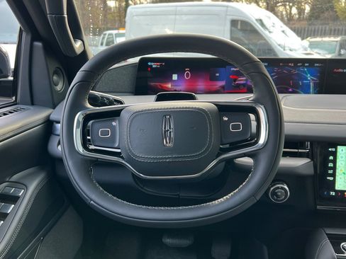 New 2025 Lincoln Navigator L Reserve w/ Jet Appearance Package image 16