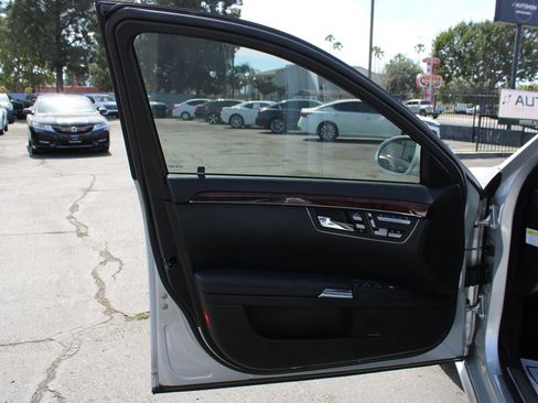 Used 2008 Mercedes-Benz S 550 image 8