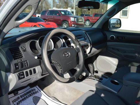 Used 2008 Toyota Tacoma PreRunner image 13