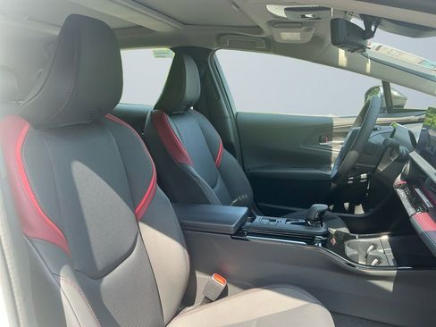 New 2025 Toyota Prius Plug-In Hybrid image 15