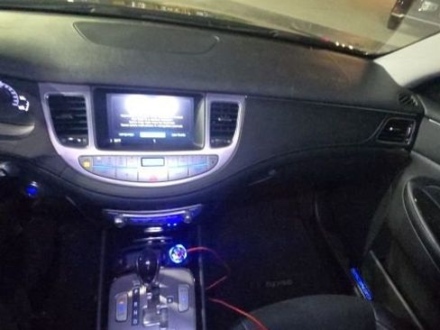 Used 2013 Hyundai Genesis 5.0 R-Spec image 17