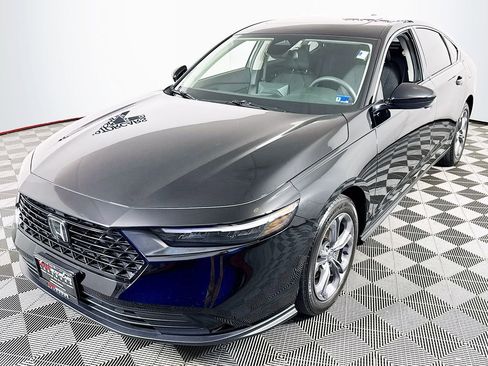 Used 2023 Honda Accord EX image 3