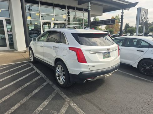Used 2017 Cadillac XT5 Platinum w/ Driver Assist Package AWD/4WD image 11