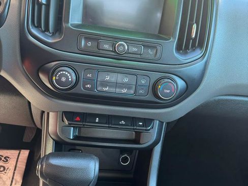 Used 2018 Chevrolet Colorado W/T AWD/4WD image 10