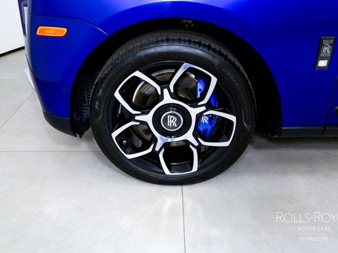 Used 2021 Rolls-Royce Cullinan Black Badge image 36