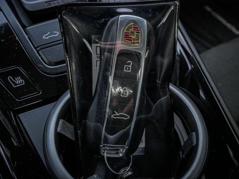 Used 2024 Porsche 911 Carrera 4 GTS image 33