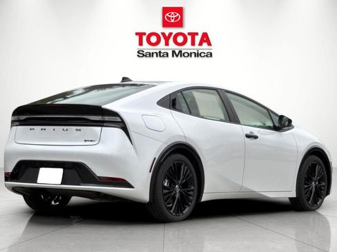 New 2026 Toyota Prius Plug-In Hybrid FWD image 3