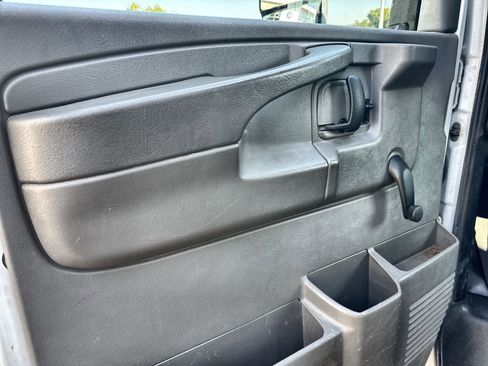 Used 2012 Chevrolet Express 3500 image 19